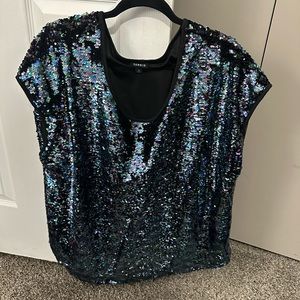 Torrid - Size 2 (18/20) - Short Sleeve Sequin Top - Multicolored